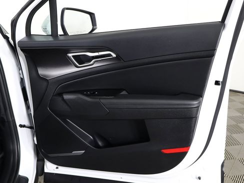 Certified 2025 Kia Sportage EX image 23