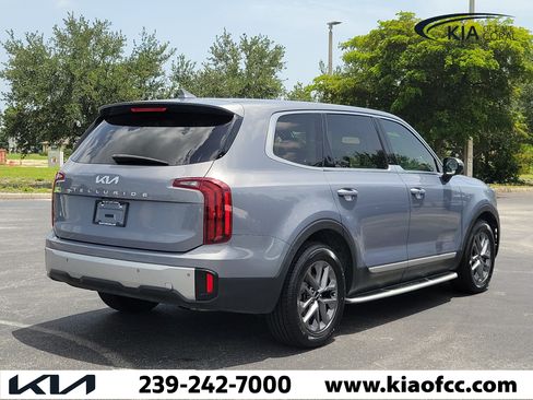 Certified 2024 Kia Telluride LX FWD image 6