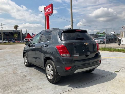 Used 2017 Chevrolet Trax LT w/ LT Convenience Package AWD/4WD image 3