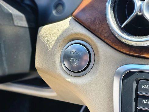 Used 2016 Mercedes-Benz GLA 250 4MATIC image 28