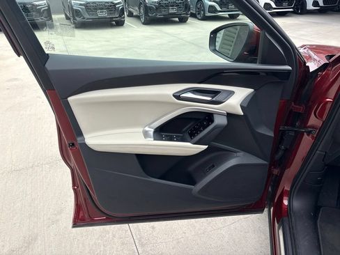 Certified 2025 Audi Q5 Premium w/ Convenience Package AWD/4WD image 10