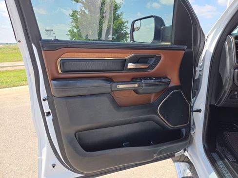 Used 2022 RAM 1500 Limited w/ Body Color Bumper Group AWD/4WD image 12