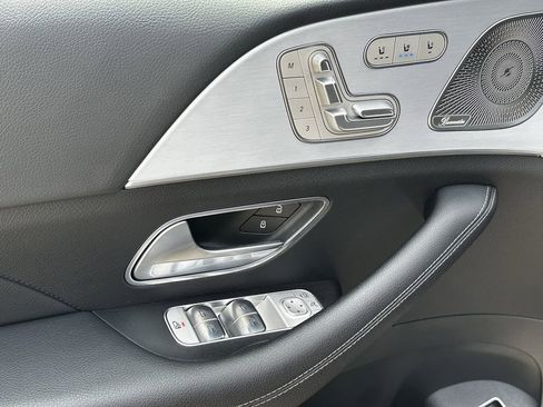 Certified 2025 Mercedes-Benz GLS 450 4MATIC image 12