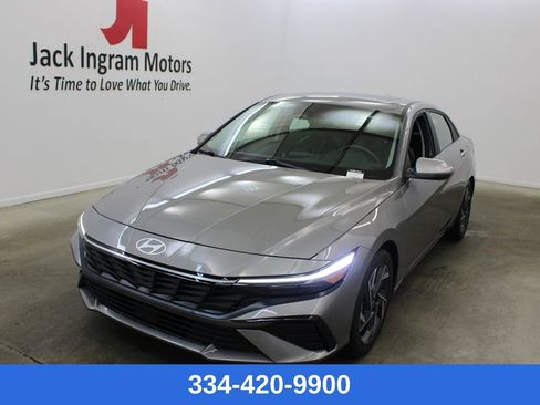 Used 2024 Hyundai Elantra Limited FWD image 1
