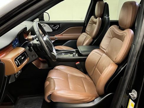 Used 2023 Lincoln Aviator Reserve w/ Equipment Group 201A image 13
