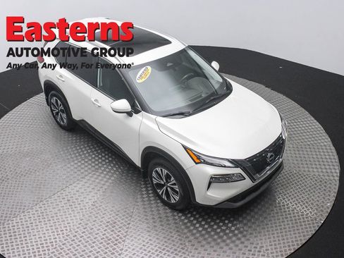 Used 2023 Nissan Rogue SV w/ SV Premium B Package AWD/4WD image 3