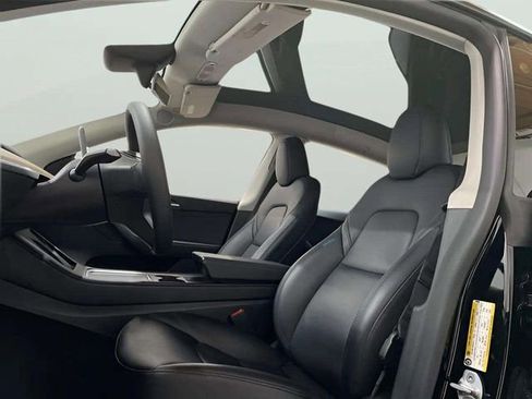 Used 2023 Tesla Model Y Performance image 23