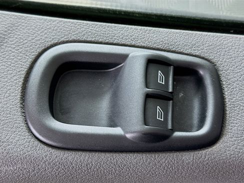 Used 2022 Ford Transit 150 Medium Roof image 14