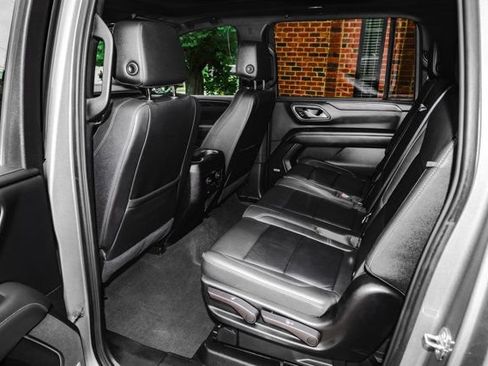 Used 2024 Chevrolet Suburban Z71 w/ Luxury Package AWD/4WD image 49