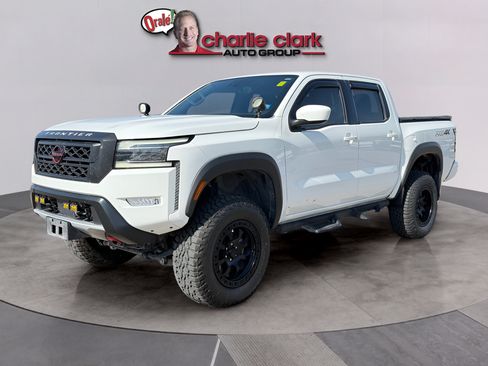 Used 2023 Nissan Frontier PRO-4X w/ Technology Package AWD/4WD image 2