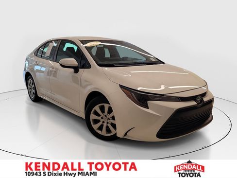 Used 2024 Toyota Corolla LE image 1
