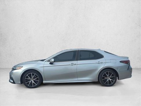 Certified 2022 Toyota Camry SE AWD/4WD image 4