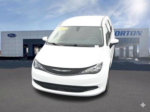 Used 2022 Chrysler Voyager LX FWD image 63