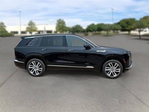 New 2026 Cadillac Vistiq Luxury image 7