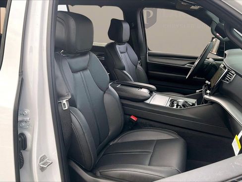 New 2026 Jeep Grand Wagoneer Limited AWD/4WD image 25