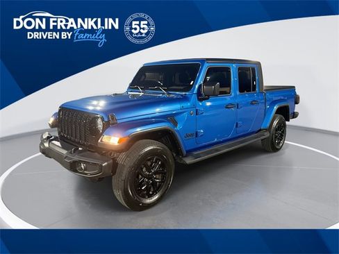 Used 2022 Jeep Gladiator Sport image 1