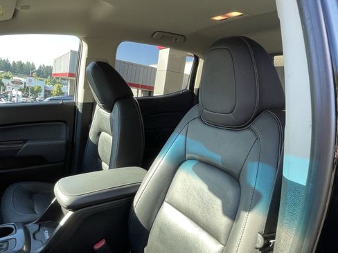 Used 2019 Chevrolet Colorado Z71 w/ Z71 Midnight Edition AWD/4WD image 16