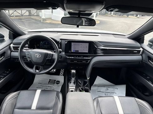 Used 2025 Toyota Camry SE FWD image 17
