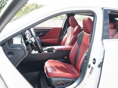 Used 2019 Lexus ES 350 F Sport w/ Accessory Package 2 FWD image 14