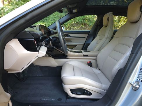 Used 2023 Porsche Taycan 4 Cross Turismo w/ Premium Package image 12