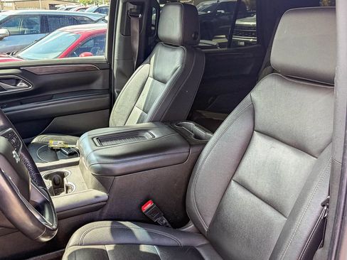 Used 2022 Chevrolet Tahoe Z71 w/ Luxury Package AWD/4WD image 9