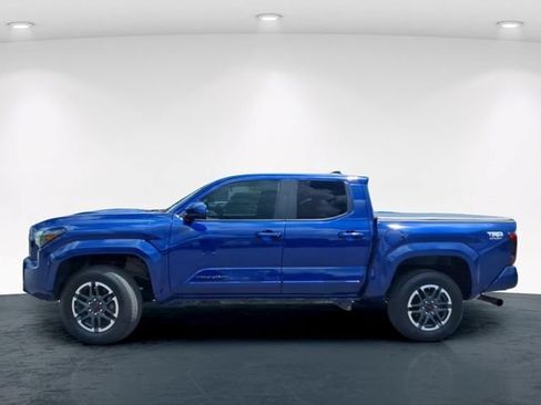 Used 2024 Toyota Tacoma TRD Sport AWD/4WD image 13