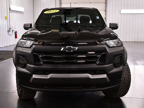 Used 2024 Chevrolet Colorado Trail Boss w/ Advanced Trailering Package AWD/4WD image 2