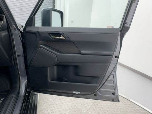 Used 2024 Lexus GX 550 w/ Accessory Package (Z1) image 31