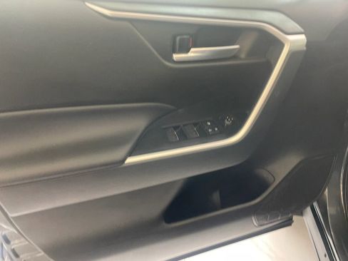 Used 2025 Toyota RAV4 XLE w/ Convenience Package image 7