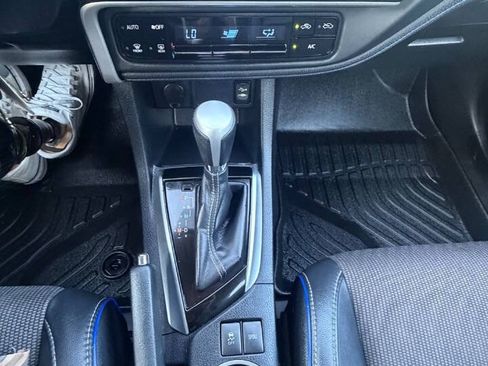 Used 2017 Toyota Corolla SE w/ Carpet Mat Package (TMS) FWD image 9