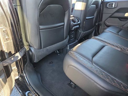 Used 2021 Jeep Wrangler Unlimited Sahara image 20