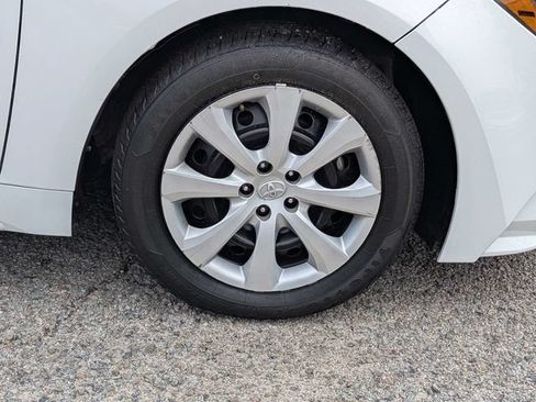 Used 2023 Toyota Corolla LE FWD image 12