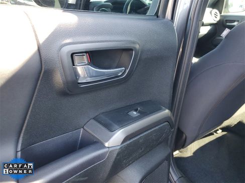 Used 2023 Toyota Tacoma TRD Off-Road image 14