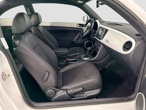 Used 2016 Volkswagen Beetle 1.8T SE w/ Lighting Package FWD image 18