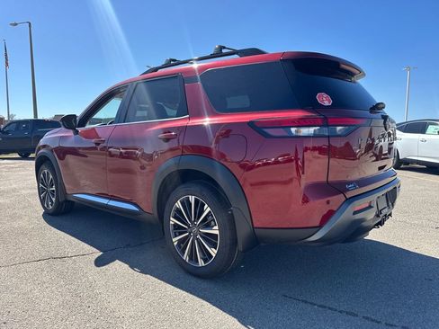 New 2026 Nissan Pathfinder Platinum image 4