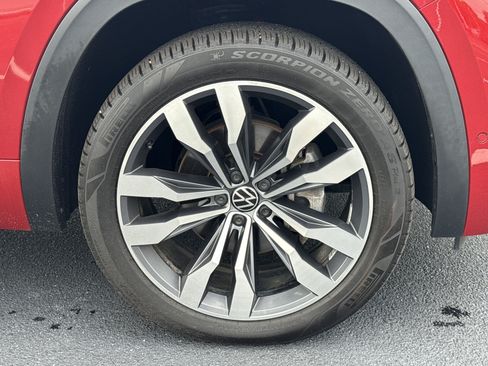 Used 2023 Volkswagen Atlas SEL Premium AWD/4WD image 16