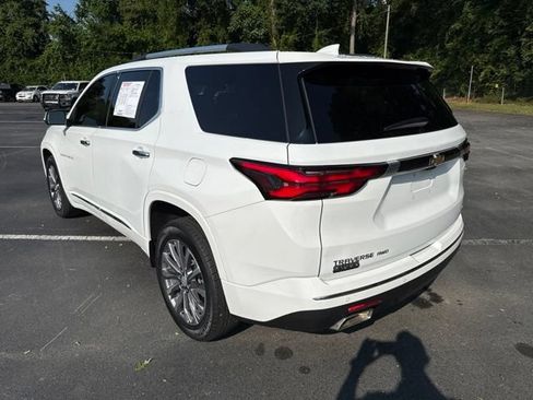 Used 2023 Chevrolet Traverse Premier AWD/4WD image 3