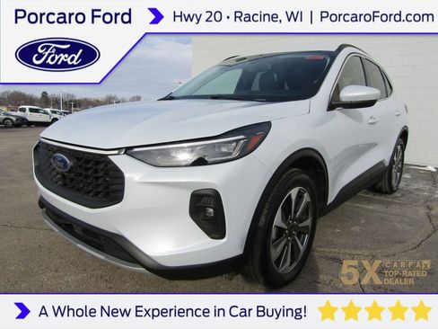 Used 2025 Ford Escape Platinum w/ Class II Trailer Tow Package image 1