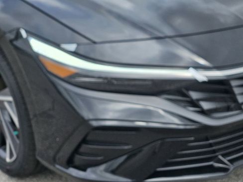 New 2026 Hyundai Elantra Limited FWD image 8
