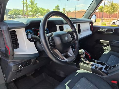 Used 2025 Ford Bronco Heritage Edition AWD/4WD image 9