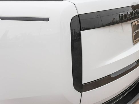 New 2025 Land Rover Range Rover SE AWD/4WD image 10