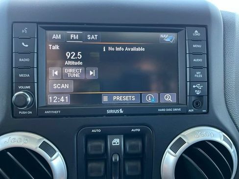 Used 2018 Jeep Wrangler Unlimited Rubicon w/ Cold Weather Group AWD/4WD image 34