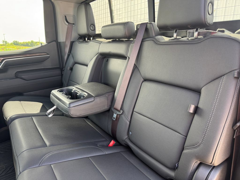 Used 2023 Chevrolet Silverado 1500 LT Trail Boss w/ LT Trail Boss Premium Package AWD/4WD image 38