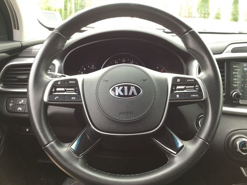 Used 2019 Kia Sorento SX image 17