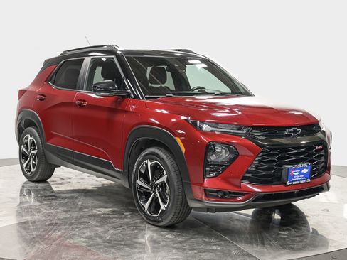 Used 2023 Chevrolet TrailBlazer RS w/ Sun and Liftgate Package image 9