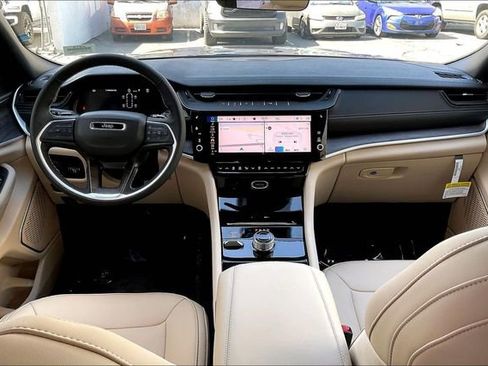 New 2026 Jeep Grand Cherokee L Limited w/ Limited Altitude Package AWD/4WD image 4