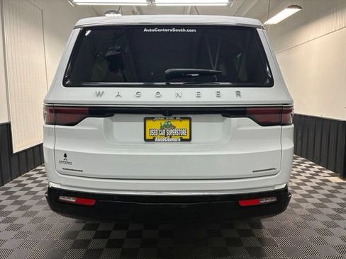 Used 2023 Jeep Wagoneer L Series III w/ Premium Group I AWD/4WD image 5