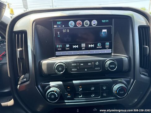 Used 2019 Chevrolet Silverado 2500 LT AWD/4WD image 18