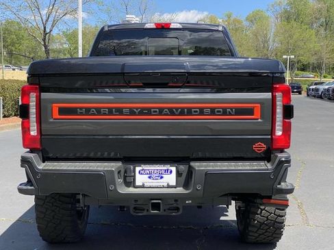 Used 2024 Ford F250 Lariat w/ Lariat Ultimate Package AWD/4WD image 9
