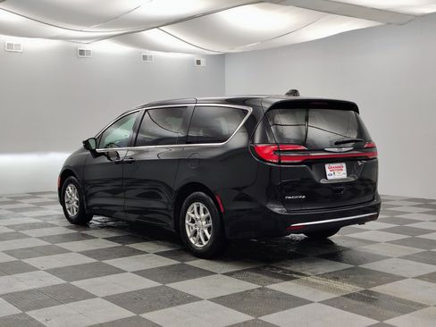 New 2026 Chrysler Pacifica Select FWD image 7